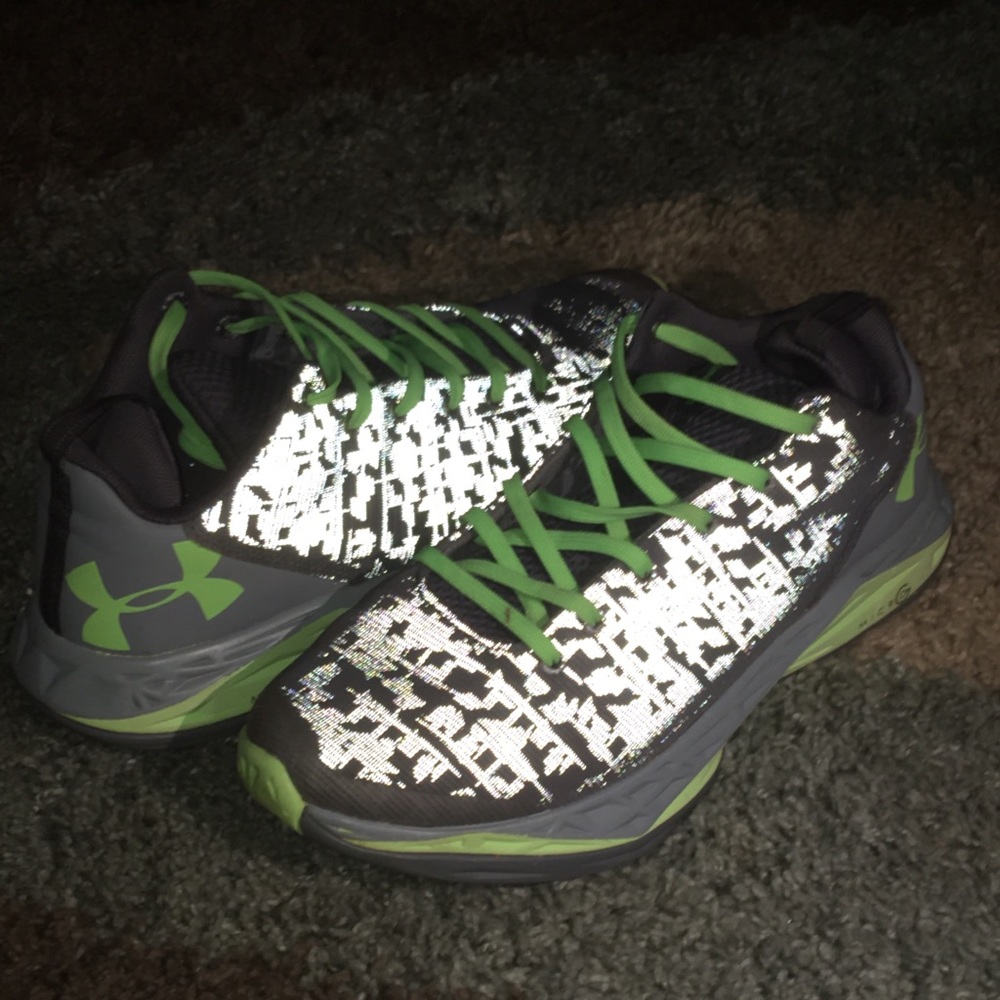UnderArmour green reflection shoes💚